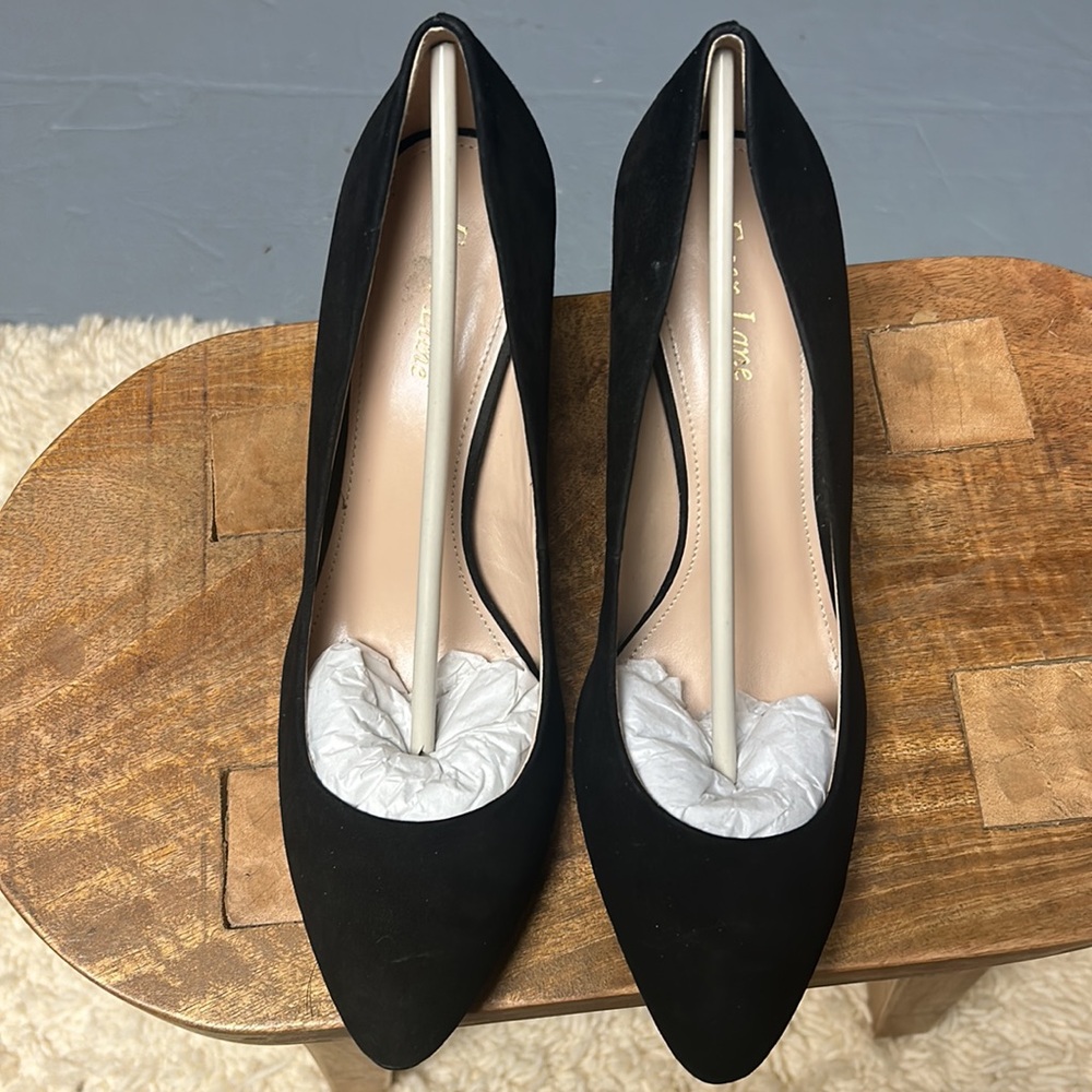 Heels - Picture 2 of 3